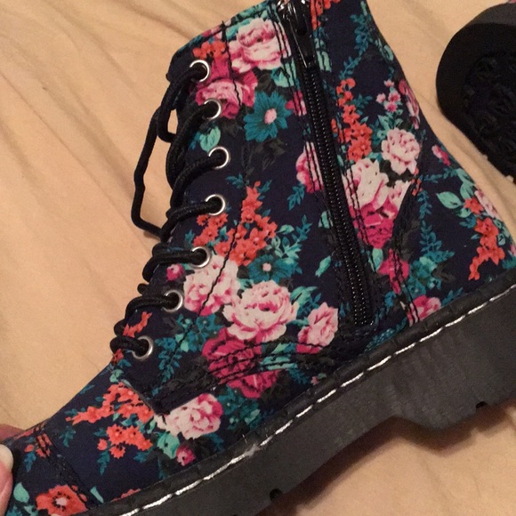 TUK/Anarchic Navy Floral Combat Boots - Picture 5 of 7